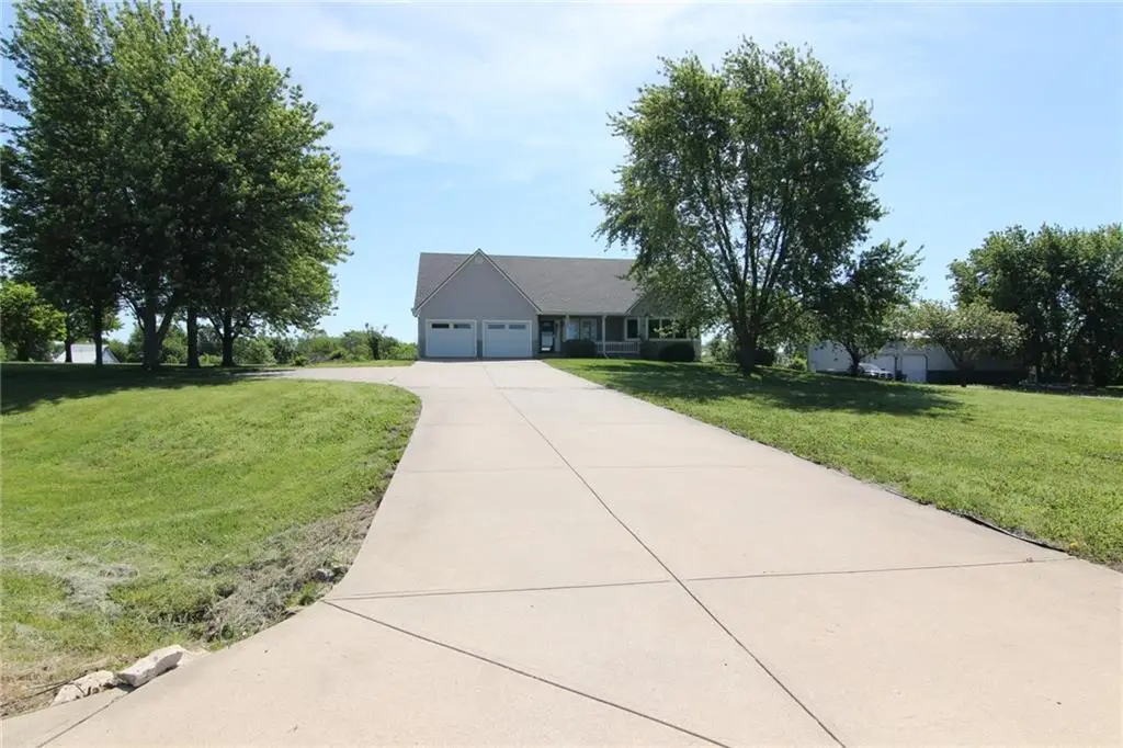 23305 S Hickory Court, Spring Hill, KS 66083 - #1