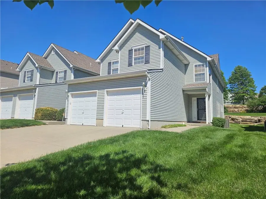 8341 N Kensington Avenue, Kansas City, MO 64119 - #2