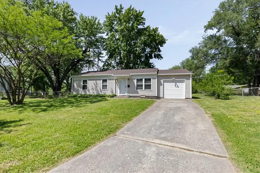 406 N Geronimo Drive, Independence, MO 64056 - #2
