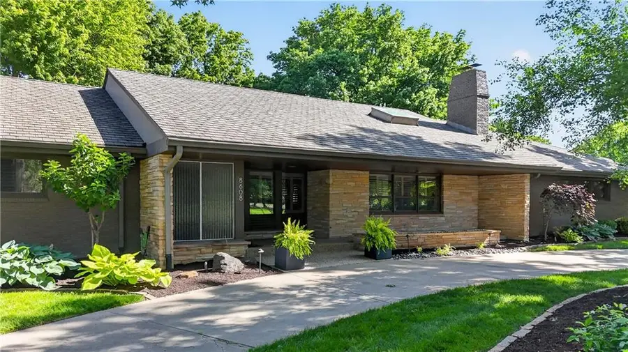 8608 Reinhardt Lane, Leawood, KS 66206 - #3