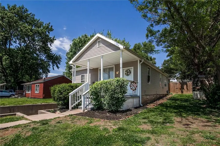 1526 Cherokee Street, Leavenworth, KS 66048 - #2