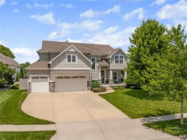 15854 W 165th Terrace, Olathe, KS 66062