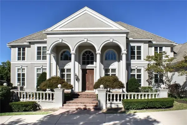 11724 Canterbury Street, Leawood, KS 66211