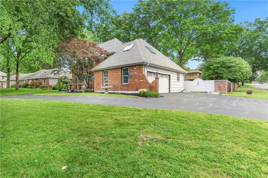 4345 Dover Avenue, Independence, MO 64055 - #2
