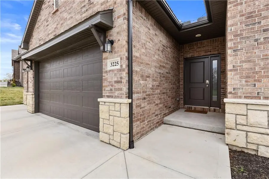 3225 N 109th Place, Kansas City, KS 66109 - #3