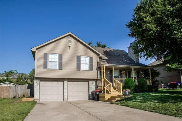 102 20 Avenue S, Greenwood, MO 64034