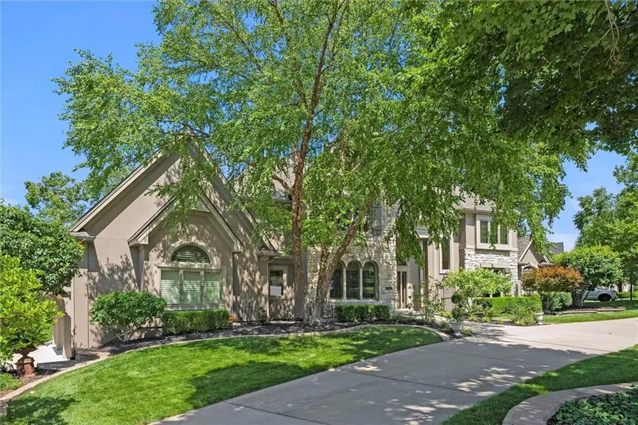 6001 N Cosby Avenue, Kansas City, MO 64151 - #2
