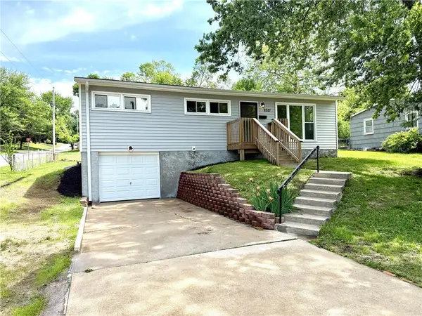 2521 Essex Street, St Joseph, MO 64505