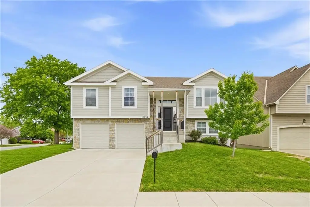 12634 Fountain Lake Circle, Grandview, MO 64030 - #1