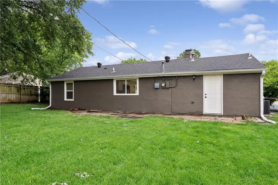 1025 S 50th Drive, Kansas City, KS 66106 - #3