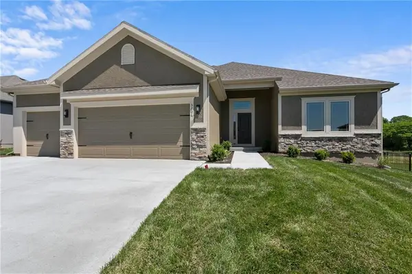 8895 N Monroe Avenue, Kansas City, MO 64156