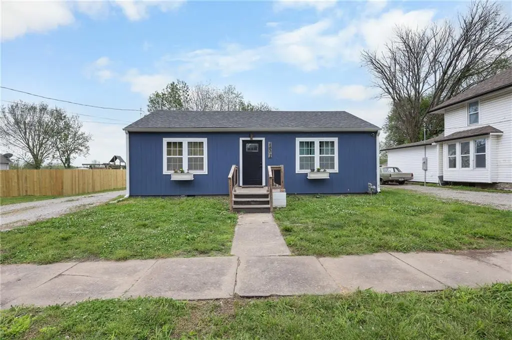 1002 5th Street, Osawatomie, KS 66064 - #1