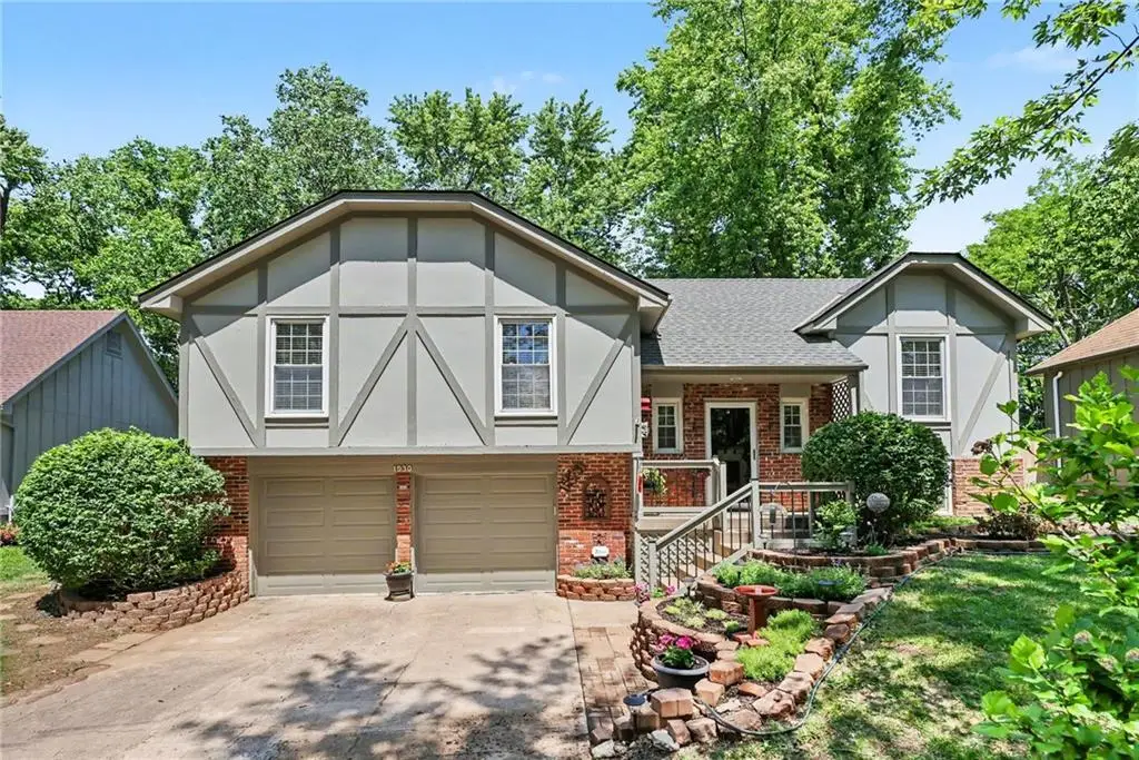 1930 E Sunvale Drive, Olathe, KS 66062 - #1
