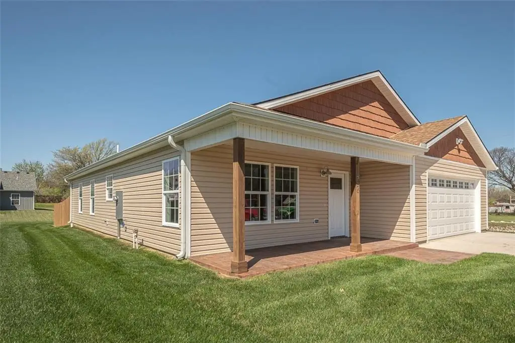 902 S Monroe Street, Lyndon, KS 66451 - #1