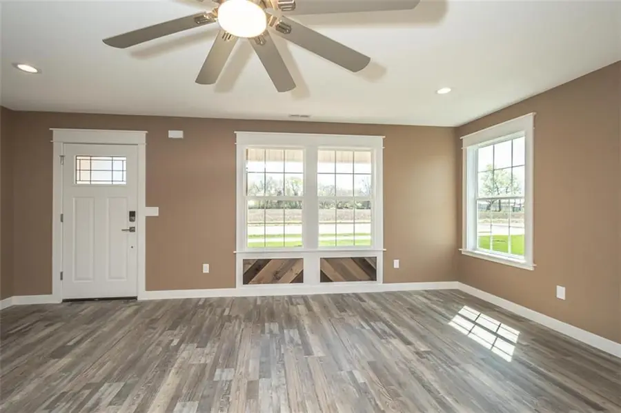 902 S Monroe Street, Lyndon, KS 66451 - #2