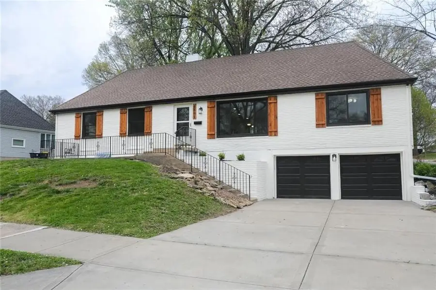 4801 NE Sherwood Drive, Kansas City, MO 64119 - #3