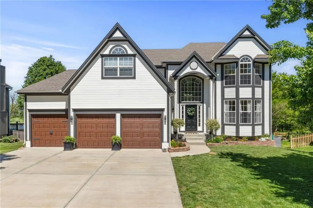 20803 S Skyview Lane, Spring Hill, KS 66083 - #1