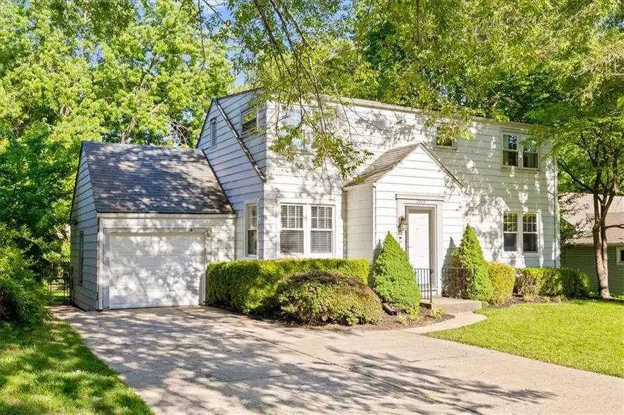7923 Jarboe Street, Kansas City, MO 64114 - #2