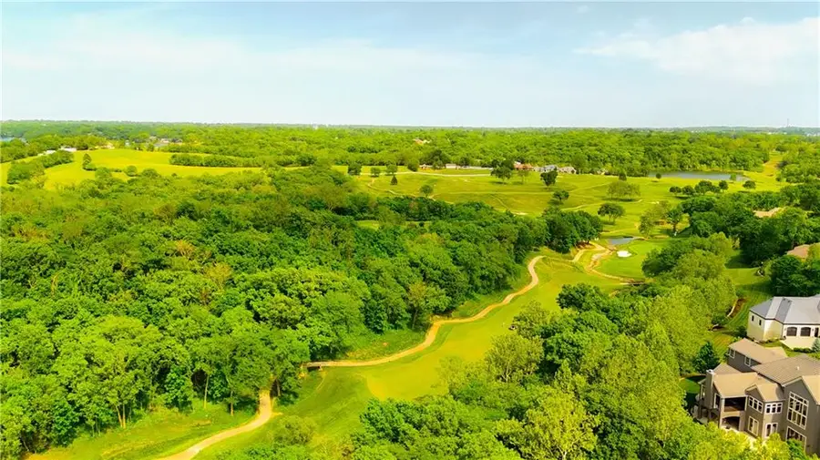 7190 N National Drive, Parkville, MO 64152 - #2