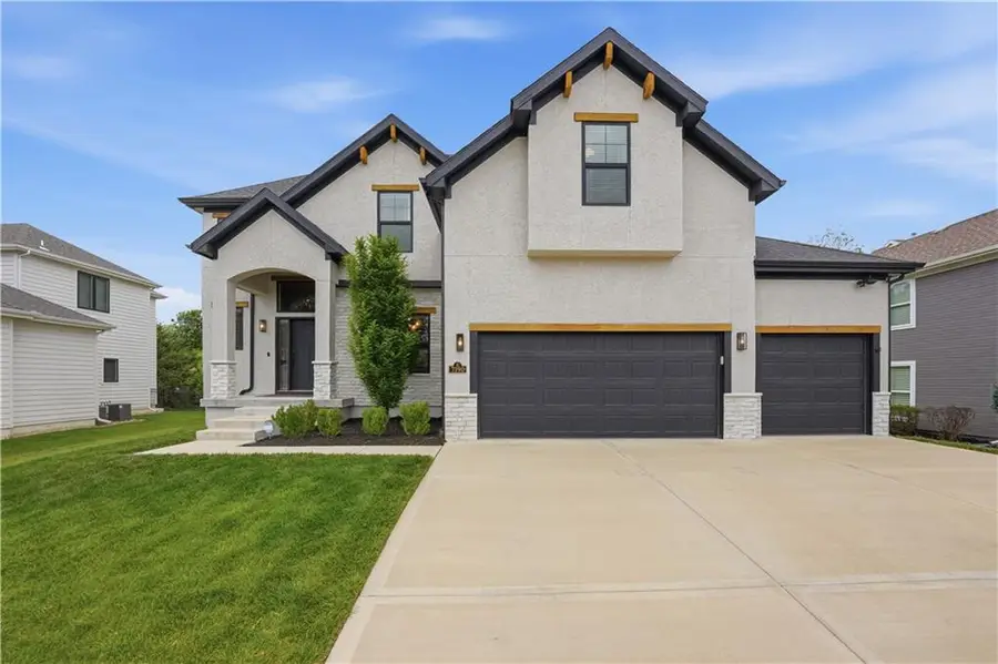 7190 N National Drive, Parkville, MO 64152 - #3