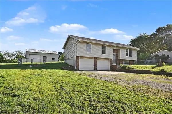 1104 3rd Street, Camden Point, MO 64018