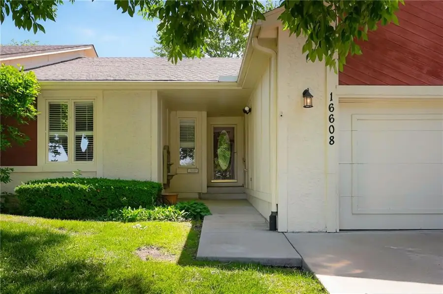 16608 W 133rd Street, Olathe, KS 66062 - #2