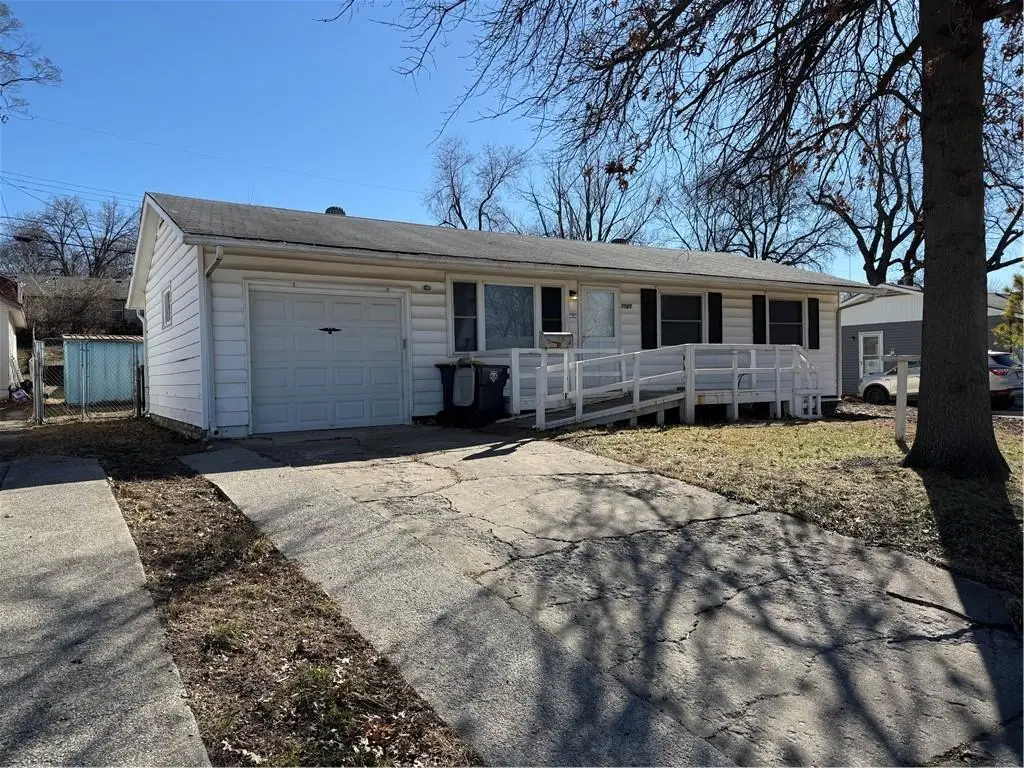 7525 E 52nd Street, Kansas City, MO 64129 - #1