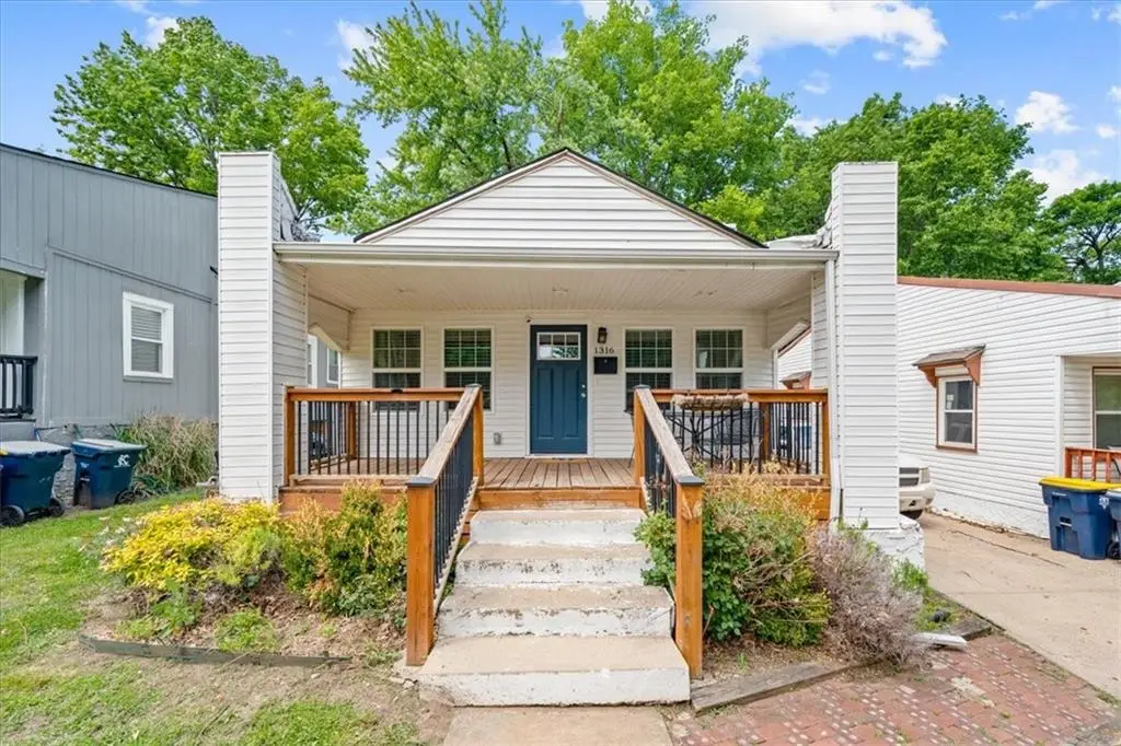 1316 E 62nd Street, Kansas City, MO 64110 - #1