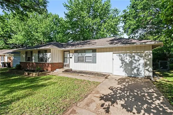 9318 Palmer Avenue, Kansas City, MO 64138