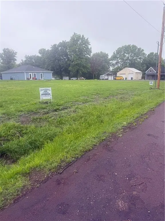 East Street, East Lynne, MO 64743