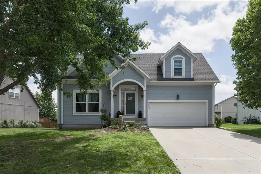 20461 W 201 Street, Spring Hill, KS 66083 - #2
