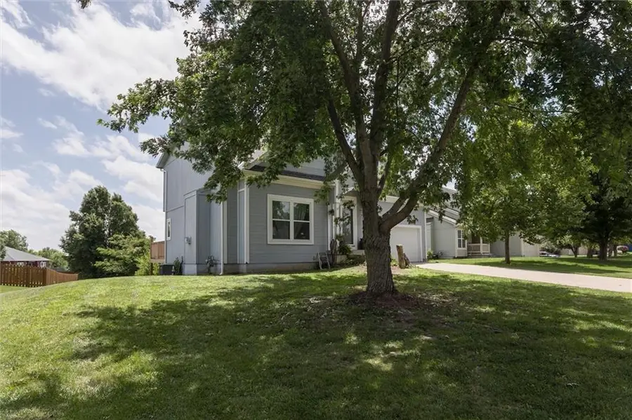20461 W 201 Street, Spring Hill, KS 66083 - #3