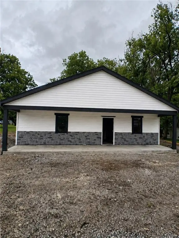 504 E Dakota Street, Butler, MO 64730 - #1
