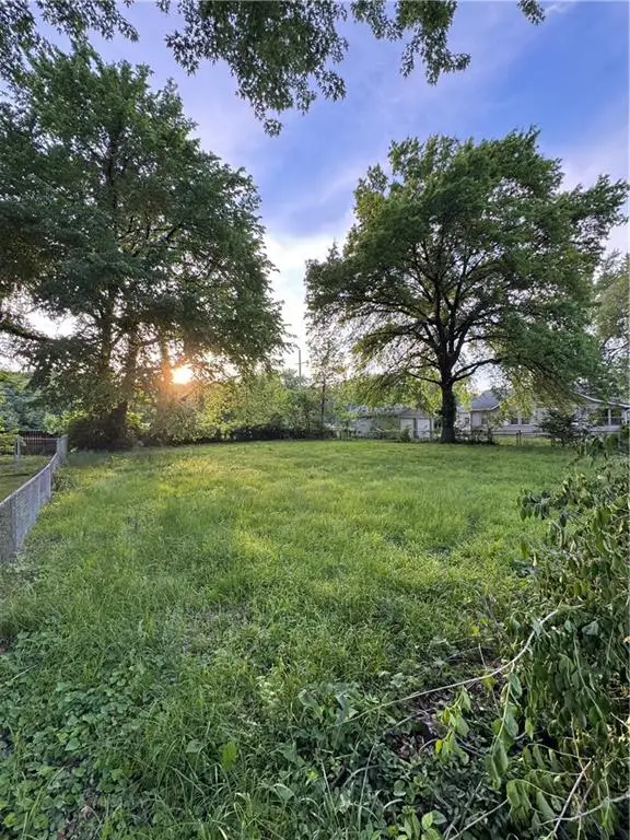 3942a N Jackson Avenue, Kansas City, MO 64117 - #1