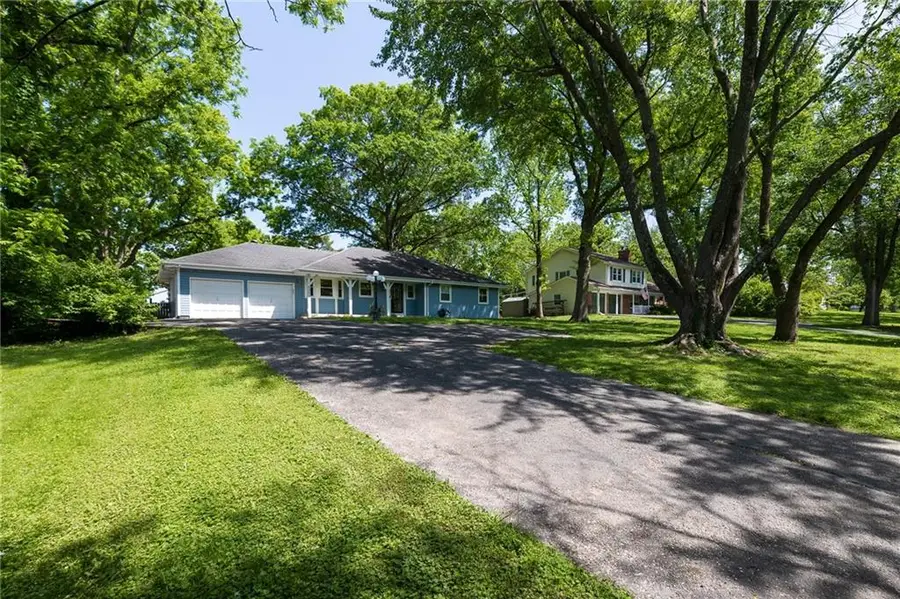 8309 Winchester Avenue, Kansas City, MO 64138 - #3