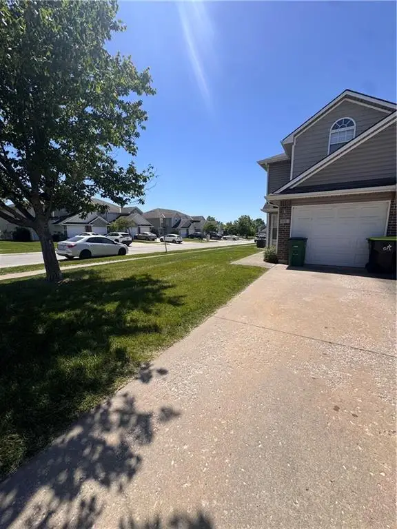 Peach Tree Lane, Blue Springs, MO 64064