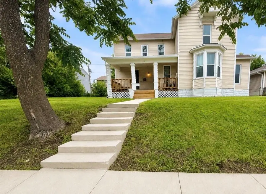 325 E 3rd Street, Maryville, MO 64468 - #2