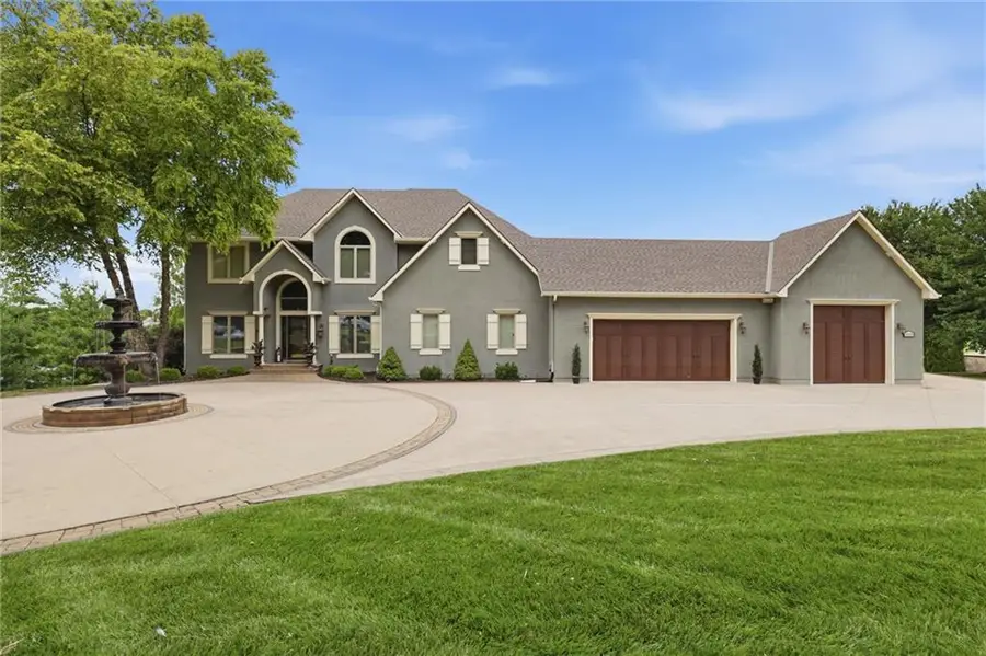 12808 Hollingsworth Road, Kansas City, KS 66109 - #2