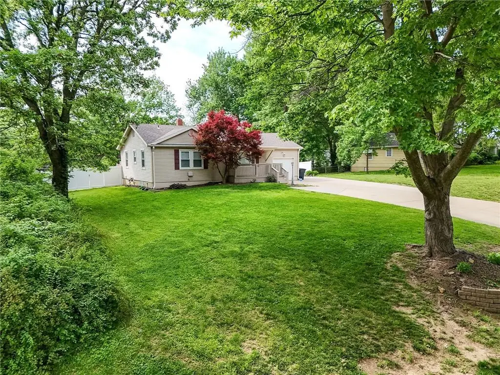 8 Belmont Road, Saint Joseph, MO 64505 - #1