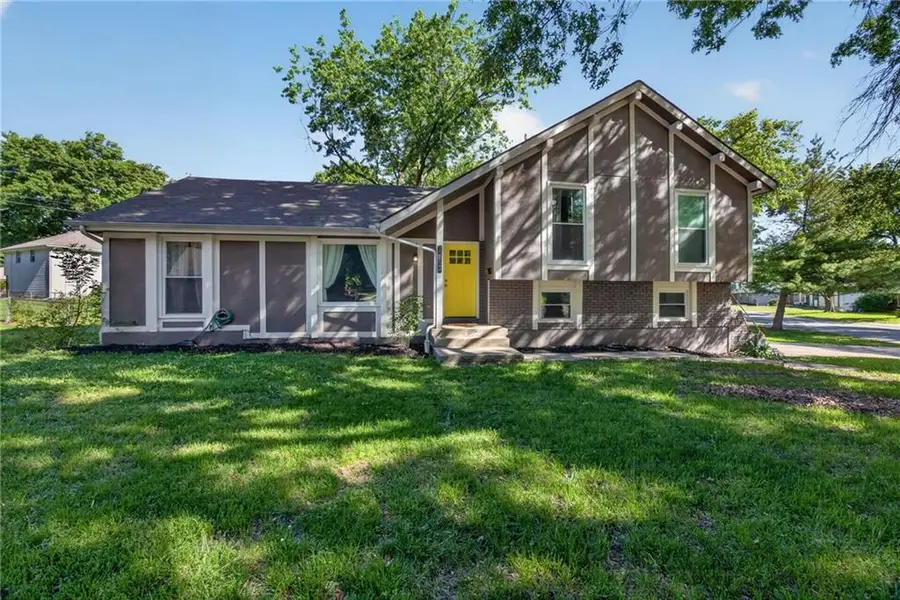 12524 Cambridge Avenue, Grandview, MO 64030 - #2
