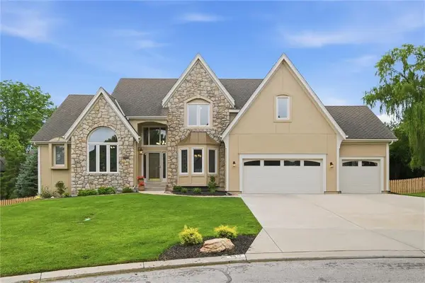 9019 W 139th Terrace, Overland Park, KS 66221