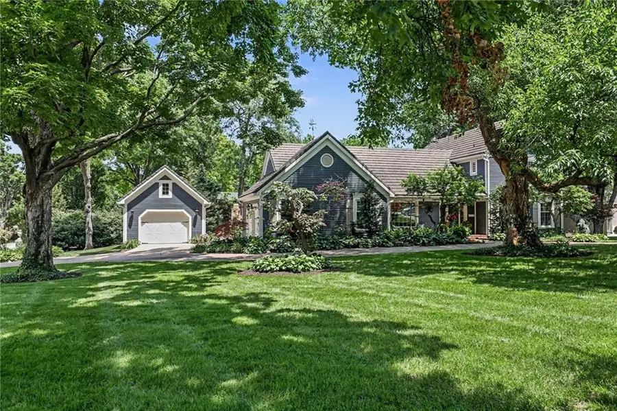 2512 W 71st Street, Prairie Village, KS 66208 - #2