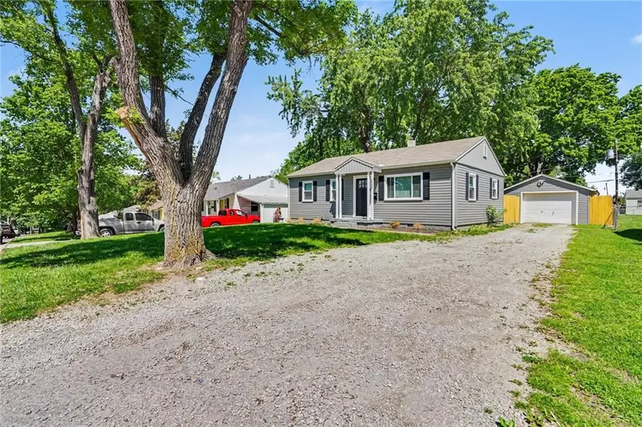 2504 NE 59th Terrace, Kansas City, MO 64118 - #2