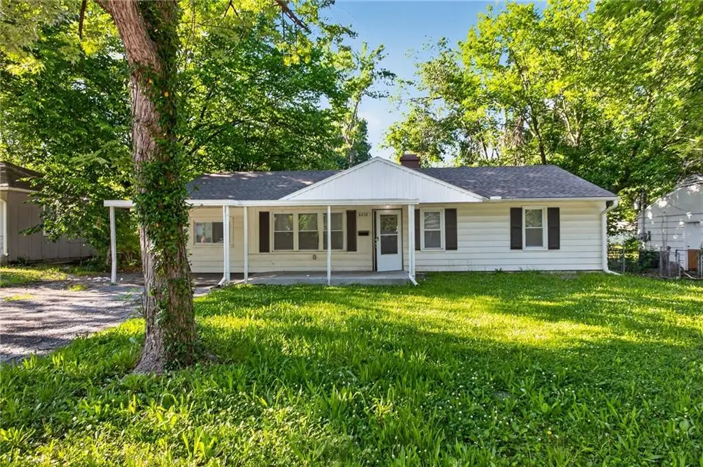 8212 E 111th Terrace, Kansas City, MO 64134 - #1