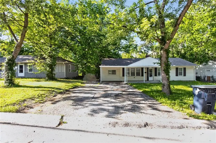 8212 E 111th Terrace, Kansas City, MO 64134 - #2