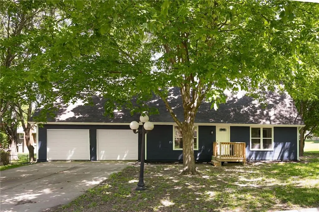 406 E 11th Street, Kearney, MO 64060 - #1