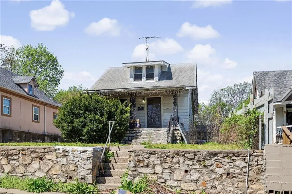 1612 Topping Avenue, Kansas City, MO 64126 - #1