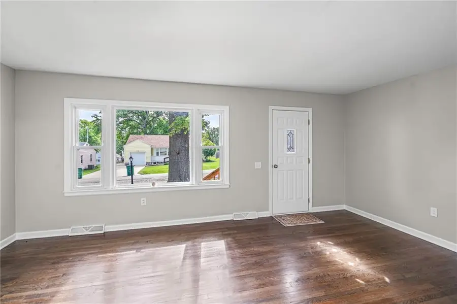 1054 S 45th Terrace, Kansas City, KS 66106 - #2