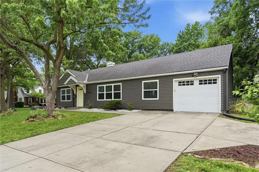 7816 Booth Drive, Prairie Village, KS 66208 - #2