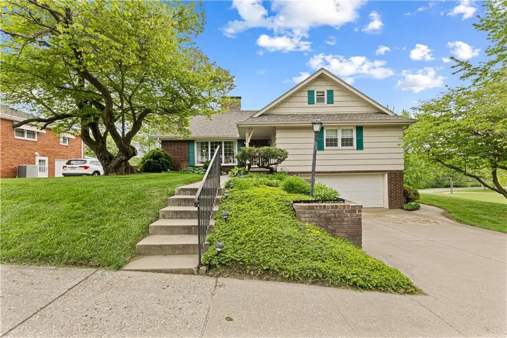 1902 Park Ridge Drive, Saint Joseph, MO 64503 - #1
